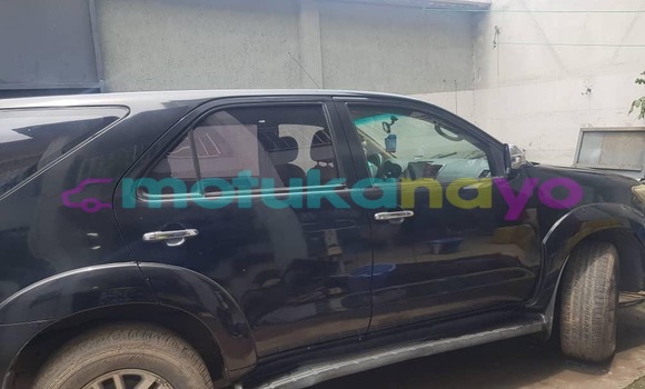 Acheter Neuf Voiture Toyota Fortuner Noir à Kinshasa, Kinshasa Acheter Neuf Voiture Toyota Fortuner Noir à Kinshasa, Kinshasa