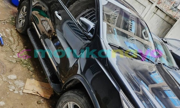 Acheter Neuf Voiture Toyota Fortuner Noir à Kinshasa, Kinshasa Acheter Neuf Voiture Toyota Fortuner Noir à Kinshasa, Kinshasa