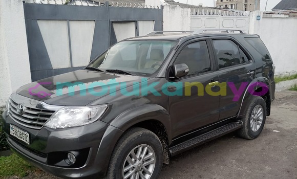 Acheter Neuf Voiture Toyota Fortuner Noir à Kinshasa, Kinshasa Acheter Neuf Voiture Toyota Fortuner Noir à Kinshasa, Kinshasa
