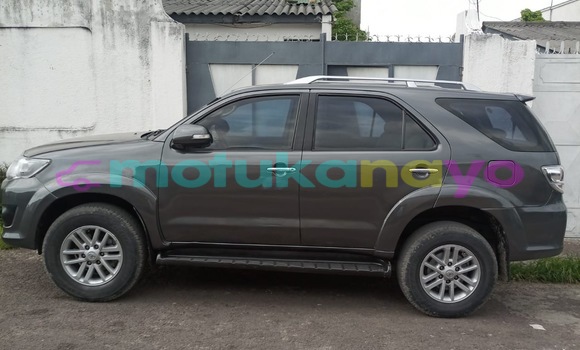 Acheter Neuf Voiture Toyota Fortuner Noir à Kinshasa, Kinshasa Acheter Neuf Voiture Toyota Fortuner Noir à Kinshasa, Kinshasa