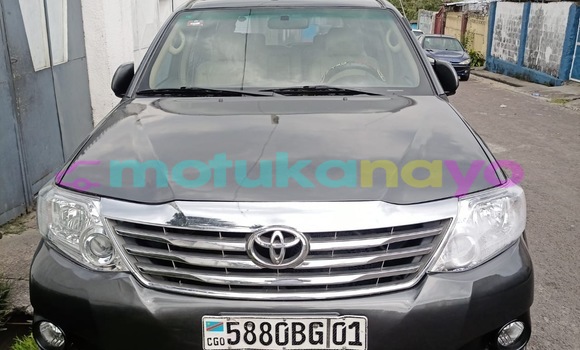 Acheter Neuf Voiture Toyota Fortuner Noir à Kinshasa, Kinshasa Acheter Neuf Voiture Toyota Fortuner Noir à Kinshasa, Kinshasa