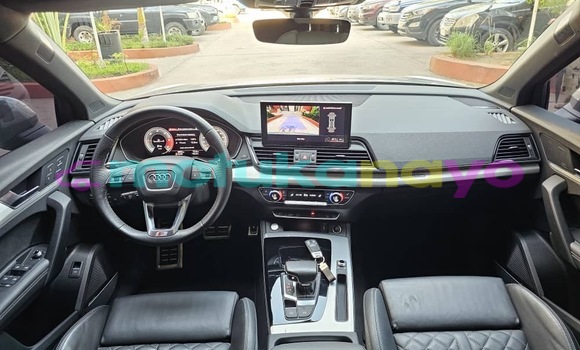 Acheter Neuf Voiture Audi Q5 Gris à Kinshasa, Kinshasa Acheter Neuf Voiture Audi Q5 Gris à Kinshasa, Kinshasa