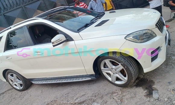 Acheter Occasion Voiture Mercedes-Benz E-klasse AMG Blanc à Kinshasa, Kinshasa Acheter Occasion Voiture Mercedes-Benz E-klasse AMG Blanc à Kinshasa, Kinshasa