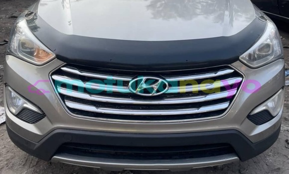 Acheter Occasion Voiture Hyundai Santa Fe Gris à Kinshasa, Kinshasa Acheter Occasion Voiture Hyundai Santa Fe Gris à Kinshasa, Kinshasa