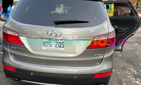 Acheter Occasion Voiture Hyundai Santa Fe Gris à Kinshasa, Kinshasa Acheter Occasion Voiture Hyundai Santa Fe Gris à Kinshasa, Kinshasa