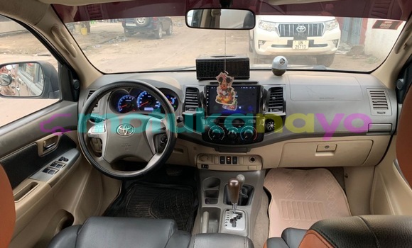 Acheter Occasion Voiture Toyota Fortuner Noir à Kinshasa, Kinshasa Acheter Occasion Voiture Toyota Fortuner Noir à Kinshasa, Kinshasa