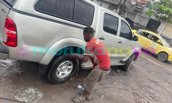 Acheter Occasion Voiture Toyota Hilux Gris à Kinshasa, Kinshasa Acheter Occasion Voiture Toyota Hilux Gris à Kinshasa, Kinshasa