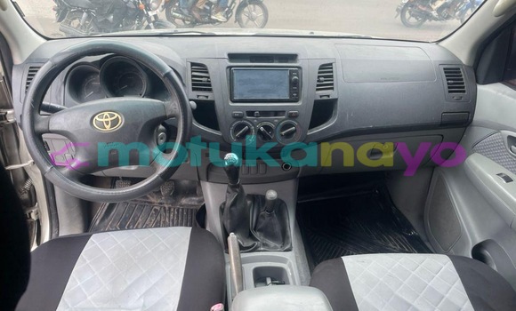 Acheter Occasion Voiture Toyota Hilux Gris à Kinshasa, Kinshasa Acheter Occasion Voiture Toyota Hilux Gris à Kinshasa, Kinshasa