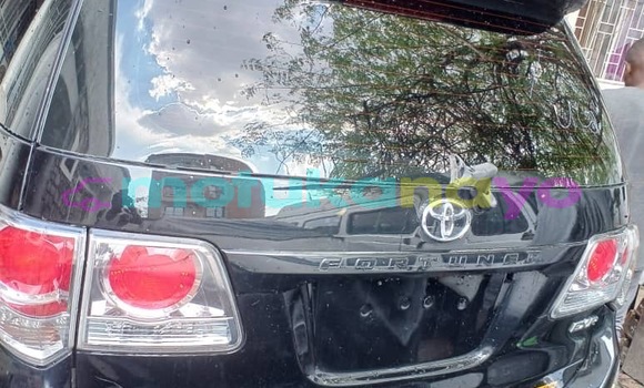 Acheter Neuf Voiture Toyota Fortuner Noir à Kinshasa, Kinshasa Acheter Neuf Voiture Toyota Fortuner Noir à Kinshasa, Kinshasa