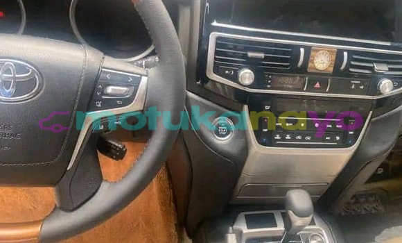 Acheter Neuf Voiture Toyota Land Cruiser Noir à Kinshasa, Kinshasa Acheter Neuf Voiture Toyota Land Cruiser Noir à Kinshasa, Kinshasa