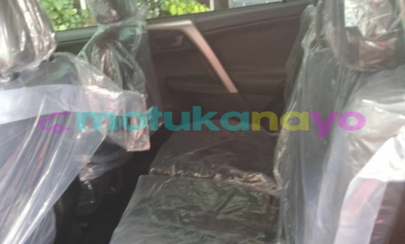 Acheter Neuf Voiture Toyota RAV4 Rouge à Kinshasa, Kinshasa Acheter Neuf Voiture Toyota RAV4 Rouge à Kinshasa, Kinshasa