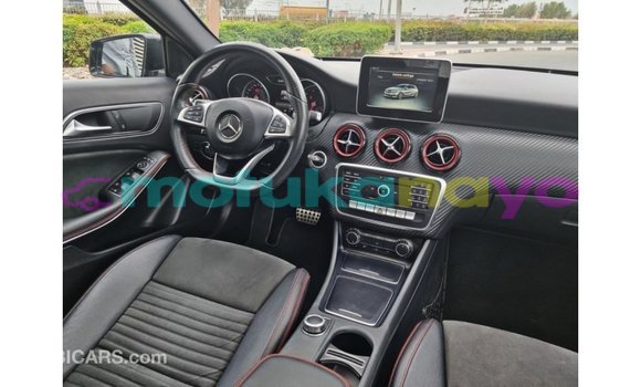 Buy Import Mercedes-Benz 190 (W201) Black Car in Import - Dubai in Bandundu Buy Import Mercedes-Benz 190 (W201) Black Car in Import - Dubai in Bandundu