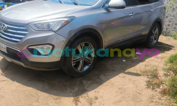 Acheter Occasion Voiture Hyundai Santa Fe Gris à Kinshasa, Kinshasa Acheter Occasion Voiture Hyundai Santa Fe Gris à Kinshasa, Kinshasa