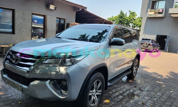 Acheter Occasion Voiture Toyota Fortuner Gris à Kinshasa, Kinshasa Acheter Occasion Voiture Toyota Fortuner Gris à Kinshasa, Kinshasa