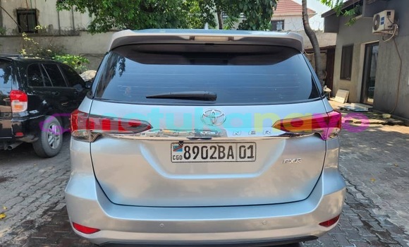 Acheter Occasion Voiture Toyota Fortuner Gris à Kinshasa, Kinshasa Acheter Occasion Voiture Toyota Fortuner Gris à Kinshasa, Kinshasa