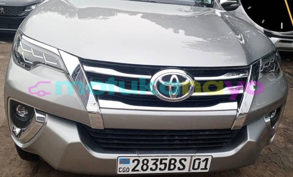 Acheter Neuf Voiture Toyota Fortuner Gris à Kinshasa, Kinshasa Acheter Neuf Voiture Toyota Fortuner Gris à Kinshasa, Kinshasa