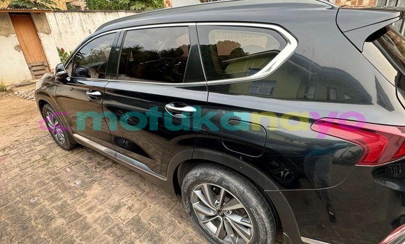 Acheter Occasion Voiture Hyundai Santa Fe Noir à Kinshasa, Kinshasa Acheter Occasion Voiture Hyundai Santa Fe Noir à Kinshasa, Kinshasa