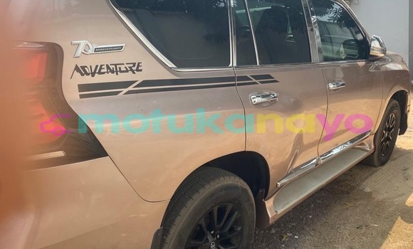 Acheter Neuf Voiture Toyota Land Cruiser Prado Beige à Kinshasa, Kinshasa Acheter Neuf Voiture Toyota Land Cruiser Prado Beige à Kinshasa, Kinshasa