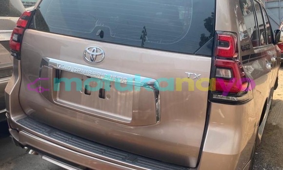 Acheter Neuf Voiture Toyota Land Cruiser Prado Beige à Kinshasa, Kinshasa Acheter Neuf Voiture Toyota Land Cruiser Prado Beige à Kinshasa, Kinshasa