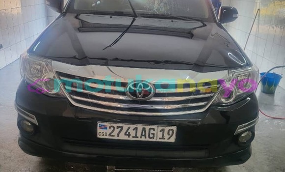 Acheter Neuf Voiture Toyota Fortuner Noir à Kinshasa, Kinshasa Acheter Neuf Voiture Toyota Fortuner Noir à Kinshasa, Kinshasa