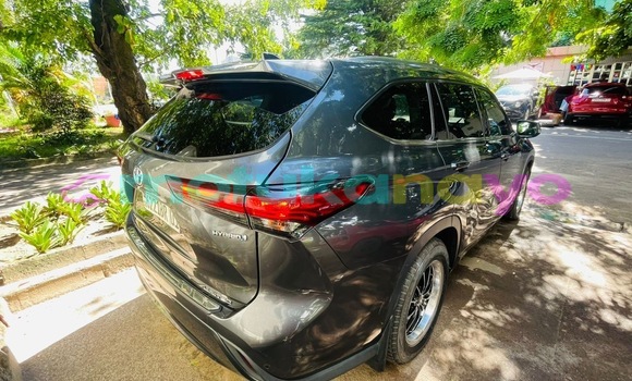 Buy Used Toyota Highlander Silver Car in Kinshasa in Kinshasa Buy Used Toyota Highlander Silver Car in Kinshasa in Kinshasa