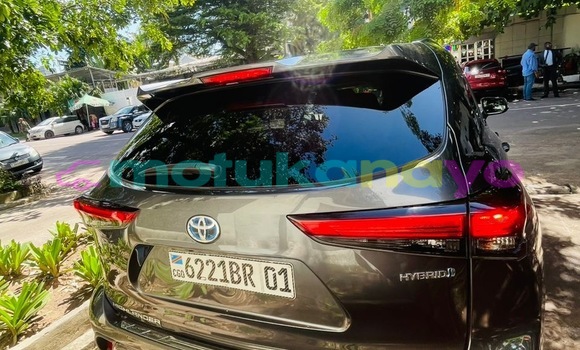 Buy Used Toyota Highlander Silver Car in Kinshasa in Kinshasa Buy Used Toyota Highlander Silver Car in Kinshasa in Kinshasa