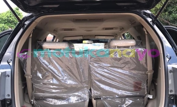 Acheter Occasion Voiture Toyota Fortuner Noir à Kinshasa, Kinshasa Acheter Occasion Voiture Toyota Fortuner Noir à Kinshasa, Kinshasa