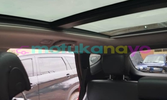 Acheter Occasion Voiture Hyundai Santa Fe Rouge à Kinshasa, Kinshasa Acheter Occasion Voiture Hyundai Santa Fe Rouge à Kinshasa, Kinshasa