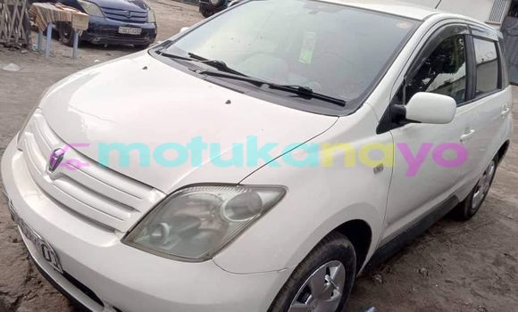 Buy Used Toyota IST White Car in Kinshasa in Kinshasa Buy Used Toyota IST White Car in Kinshasa in Kinshasa