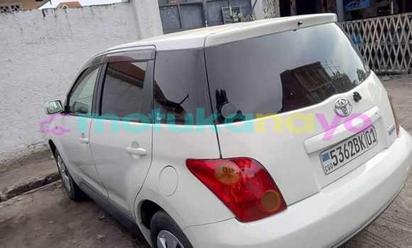 Buy Used Toyota IST White Car in Kinshasa in Kinshasa Buy Used Toyota IST White Car in Kinshasa in Kinshasa