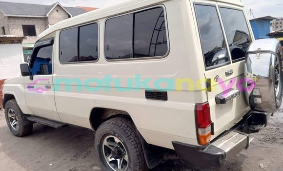 Buy Used Toyota Land Cruiser White Car in Kinshasa in Kinshasa Buy Used Toyota Land Cruiser White Car in Kinshasa in Kinshasa