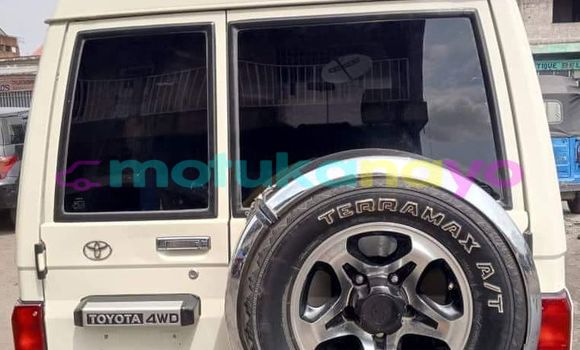 Buy Used Toyota Land Cruiser White Car in Kinshasa in Kinshasa Buy Used Toyota Land Cruiser White Car in Kinshasa in Kinshasa