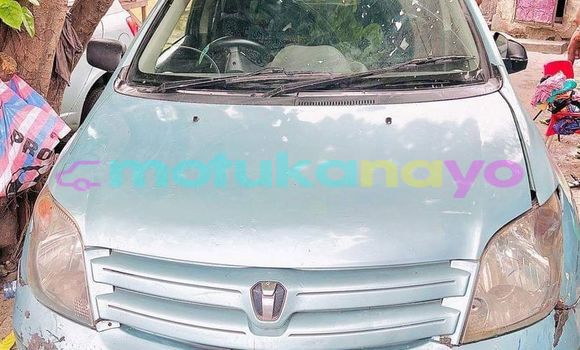 Buy Used Toyota IST Blue Car in Basankusu in Equateur Buy Used Toyota IST Blue Car in Basankusu in Equateur