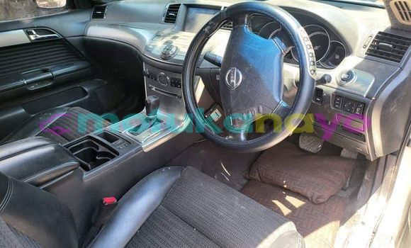 Buy Used Nissan Fuga White Car in Bandundu in Bandundu Buy Used Nissan Fuga White Car in Bandundu in Bandundu