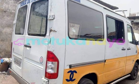 Buy Used Mercedes‒Benz 270D White Car in Basankusu in Equateur Buy Used Mercedes‒Benz 270D White Car in Basankusu in Equateur