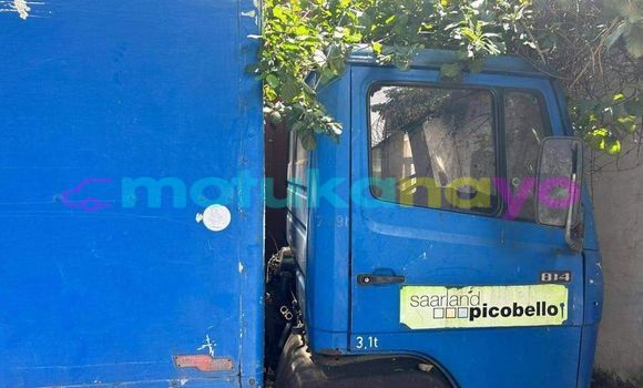 Buy Used Mercedes‒Benz 1127 Blue Truck in Banalia in Haut-Congo Buy Used Mercedes‒Benz 1127 Blue Truck in Banalia in Haut-Congo