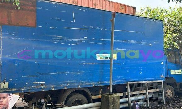 Buy Used Mercedes‒Benz 1127 Blue Truck in Banalia in Haut-Congo Buy Used Mercedes‒Benz 1127 Blue Truck in Banalia in Haut-Congo