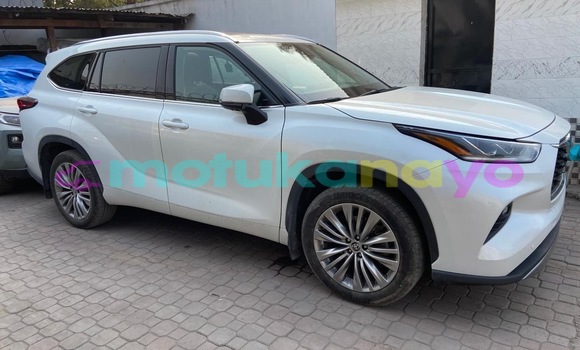 Acheter Occasion Voiture Toyota Highlander Blanc à Kinshasa, Kinshasa Acheter Occasion Voiture Toyota Highlander Blanc à Kinshasa, Kinshasa