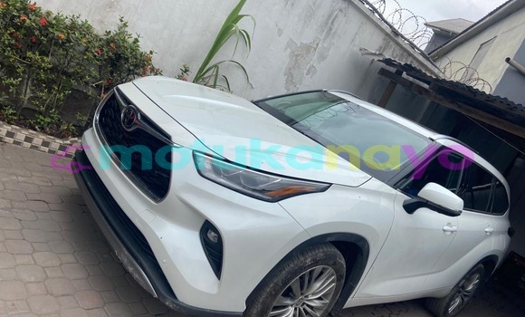 Acheter Occasion Voiture Toyota Highlander Blanc à Kinshasa, Kinshasa Acheter Occasion Voiture Toyota Highlander Blanc à Kinshasa, Kinshasa