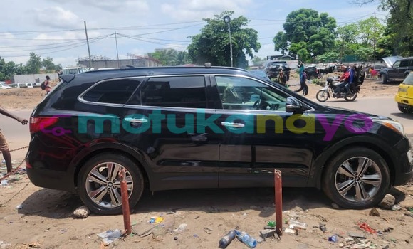 Acheter Occasion Voiture Hyundai Santa Fe Noir à Kinshasa, Kinshasa Acheter Occasion Voiture Hyundai Santa Fe Noir à Kinshasa, Kinshasa