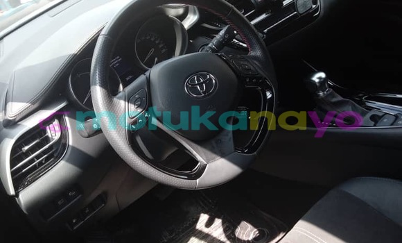 Acheter Occasion Voiture Toyota C-HR Bleu à Kinshasa, Kinshasa Acheter Occasion Voiture Toyota C-HR Bleu à Kinshasa, Kinshasa
