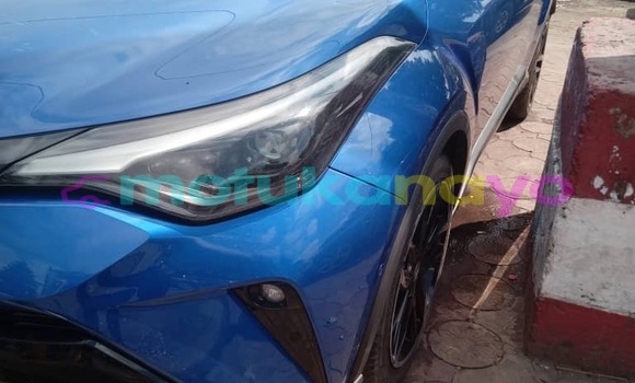 Acheter Occasion Voiture Toyota C-HR Bleu à Kinshasa, Kinshasa Acheter Occasion Voiture Toyota C-HR Bleu à Kinshasa, Kinshasa
