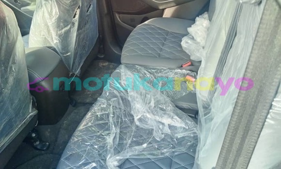 Acheter Occasion Voiture Hyundai Santa Fe Gris à Kinshasa, Kinshasa Acheter Occasion Voiture Hyundai Santa Fe Gris à Kinshasa, Kinshasa