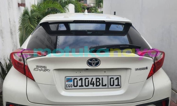 Acheter Neuf Voiture Toyota C-HR Blanc à Kinshasa, Kinshasa Acheter Neuf Voiture Toyota C-HR Blanc à Kinshasa, Kinshasa