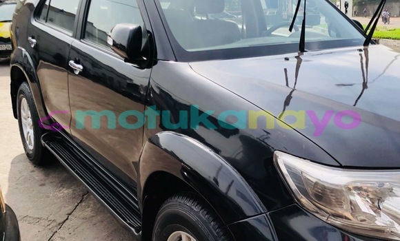 Acheter Neuf Voiture Toyota Fortuner Noir à Kinshasa, Kinshasa Acheter Neuf Voiture Toyota Fortuner Noir à Kinshasa, Kinshasa
