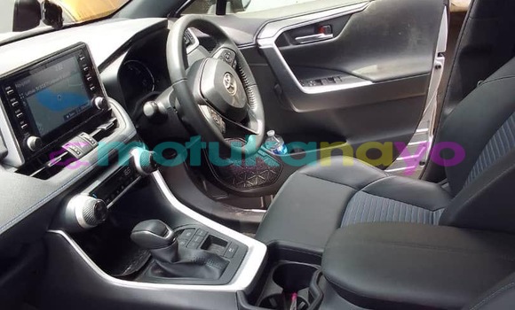Acheter Neuf Voiture Toyota RAV4 Gris à Kinshasa, Kinshasa Acheter Neuf Voiture Toyota RAV4 Gris à Kinshasa, Kinshasa