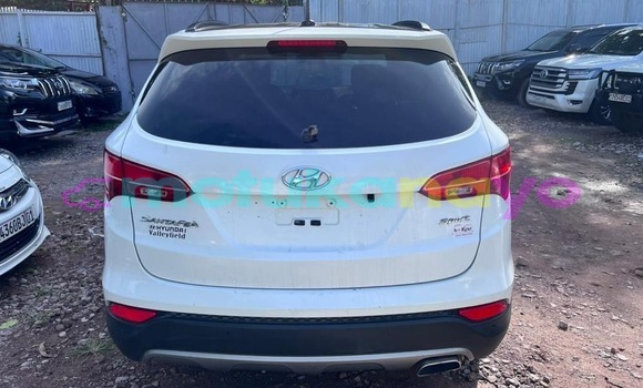 Acheter Occasion Voiture Hyundai Santa Fe Blanc à Kinshasa, Kinshasa Acheter Occasion Voiture Hyundai Santa Fe Blanc à Kinshasa, Kinshasa