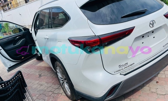 Acheter Occasion Voiture Toyota Highlander Blanc à Kinshasa, Kinshasa Acheter Occasion Voiture Toyota Highlander Blanc à Kinshasa, Kinshasa
