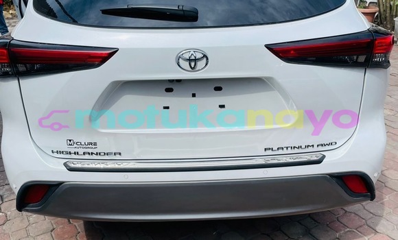 Acheter Occasion Voiture Toyota Highlander Blanc à Kinshasa, Kinshasa Acheter Occasion Voiture Toyota Highlander Blanc à Kinshasa, Kinshasa