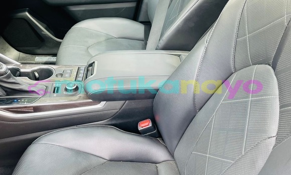 Acheter Occasion Voiture Toyota Highlander Blanc à Kinshasa, Kinshasa Acheter Occasion Voiture Toyota Highlander Blanc à Kinshasa, Kinshasa